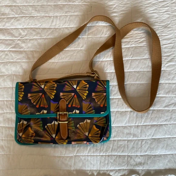 Fossil crossbody bag with matching wallet/pouch - Picture 2 of 10